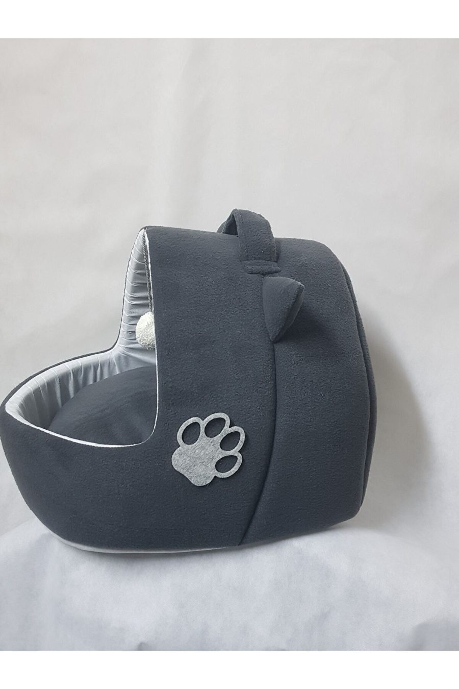 Kulaklı Kedi Köpek Yuvası